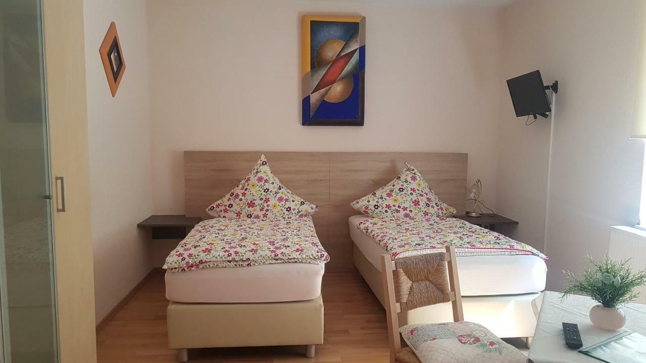 Pension Moserhaus Harburg  Zimmer foto